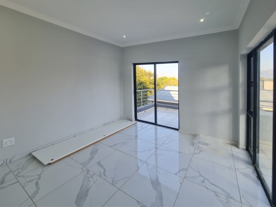To Let 4 Bedroom Property for Rent in Melodie North West